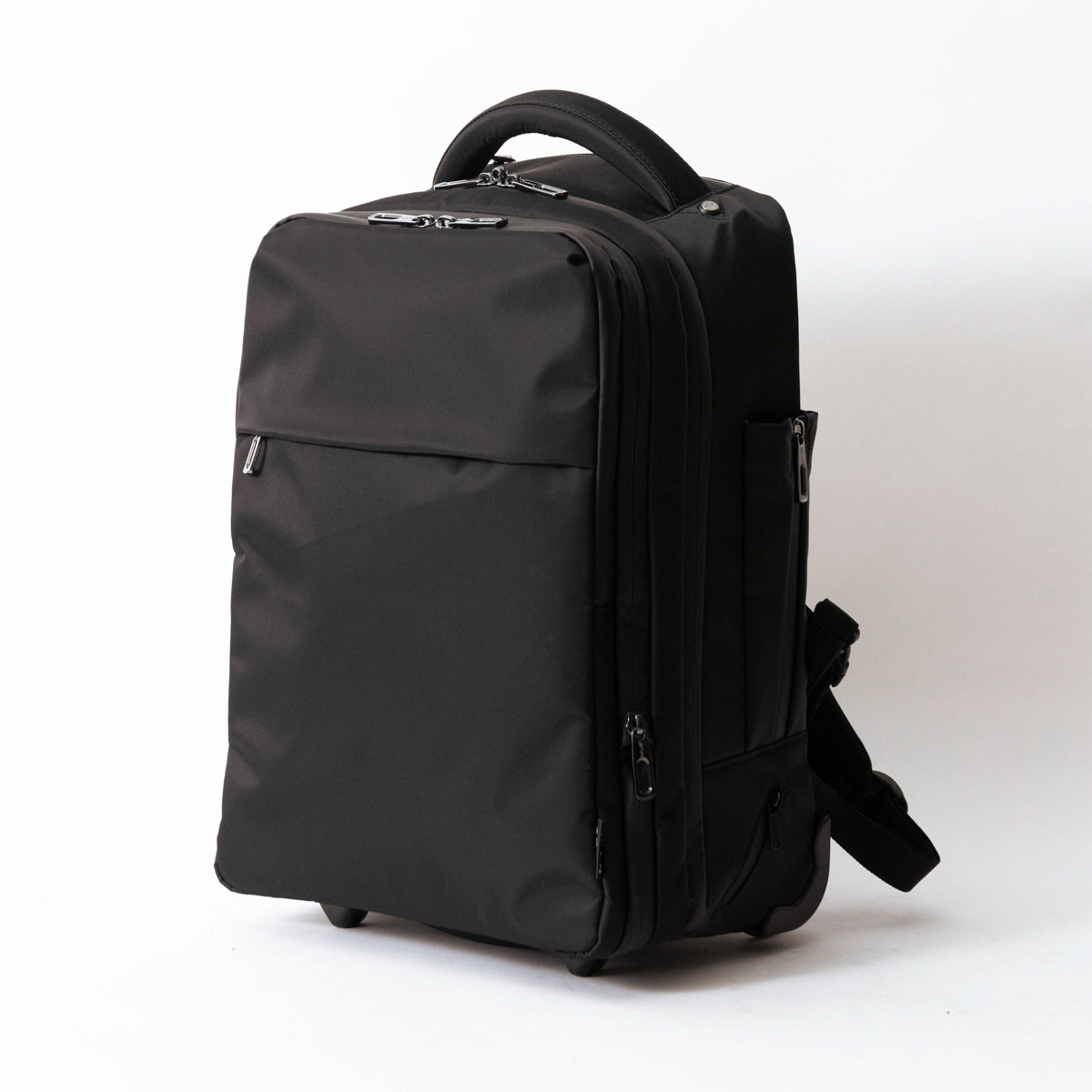 Rain-resistant two-wheeled backpack carry, size S